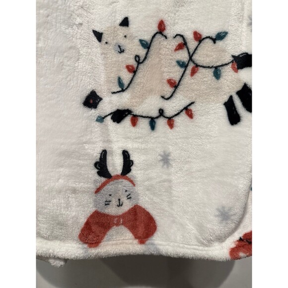 Viral CATS & CHRISTMAS FUN THROW BLANKET - Picture 5 of 7